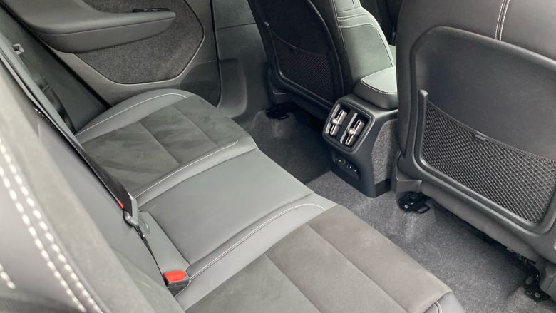 Volvo XC40 2.0 B3P Plus Dark 5dr Auto Petrol Estate